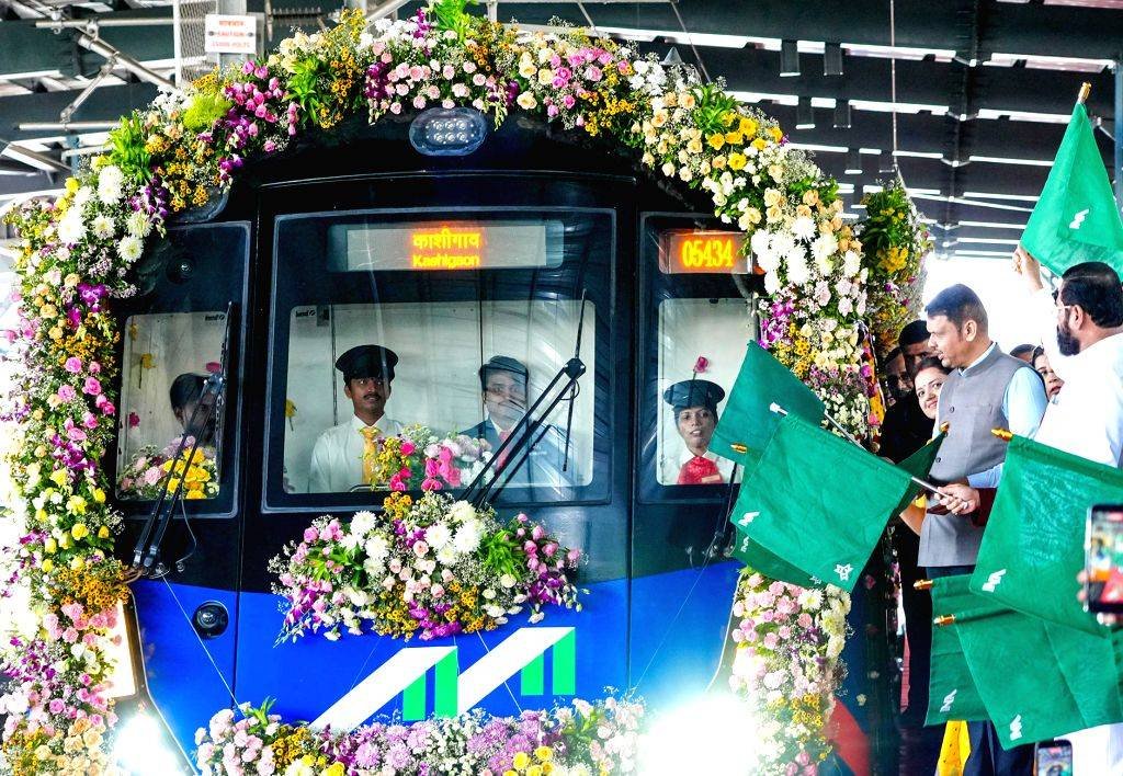 Aurotoshi Commissions Platform Screen Gates for Mumbai Metro Line 2B Phase 1