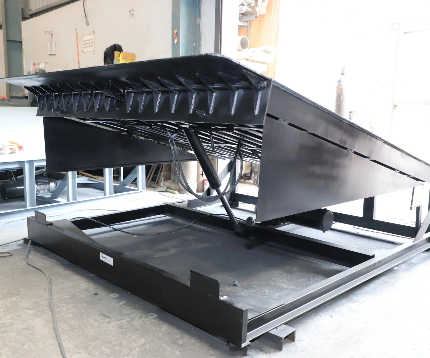 Hydraulic Dock Leveler Thumbnail View