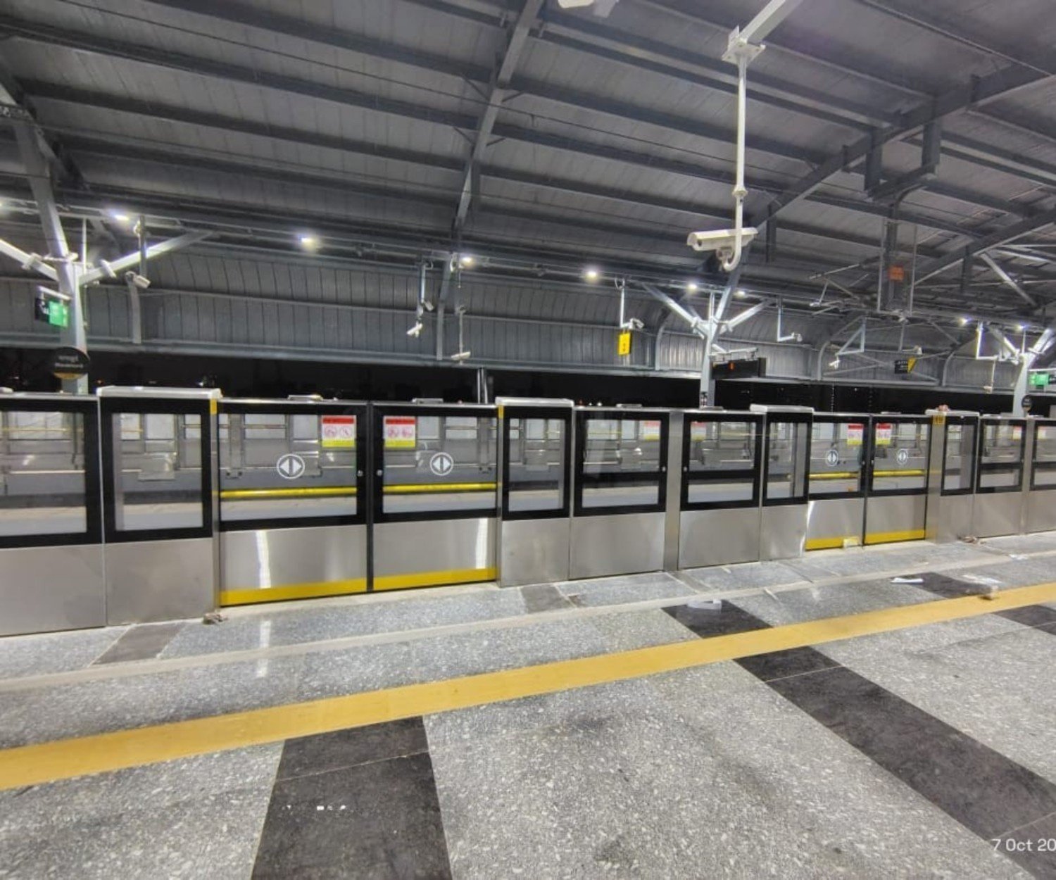 Platform Screen Doors (PSD) Thumbnail View