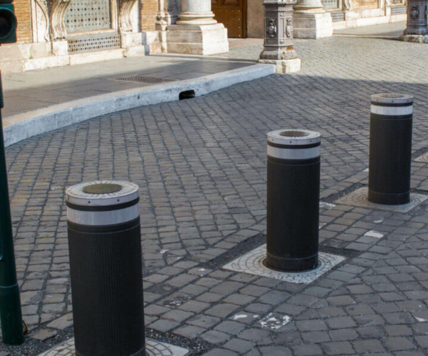 Anti-terrorism Bollards Thumbnail View