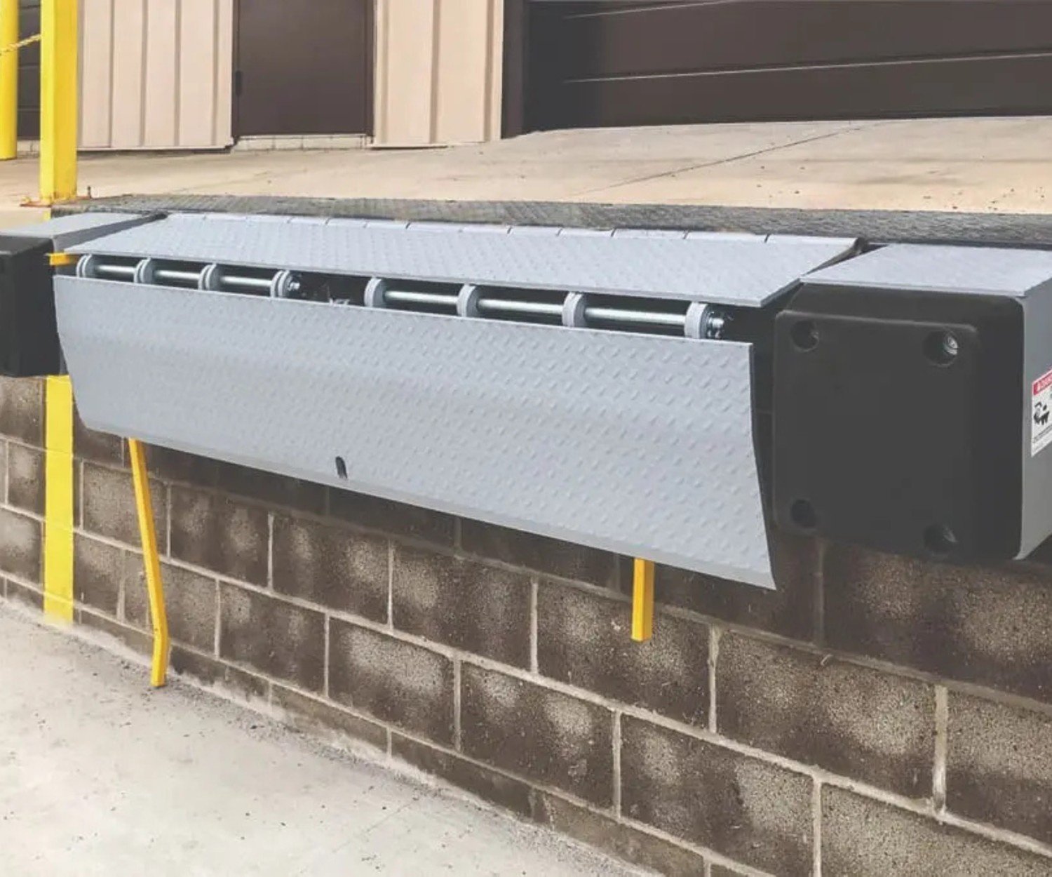 Edge-of-Dock Leveller Thumbnail View