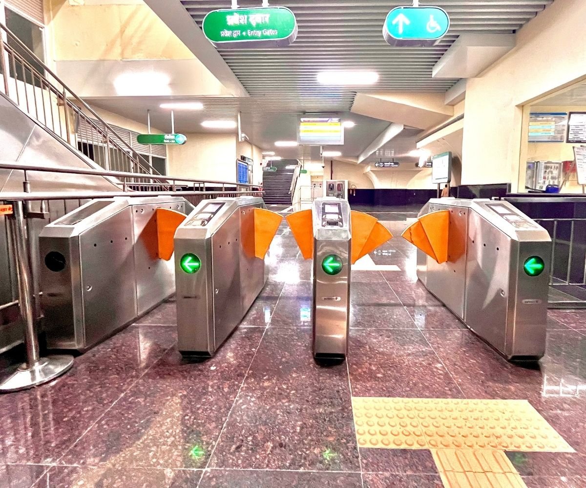Automatic Fare Collection Gates Thumbnail View