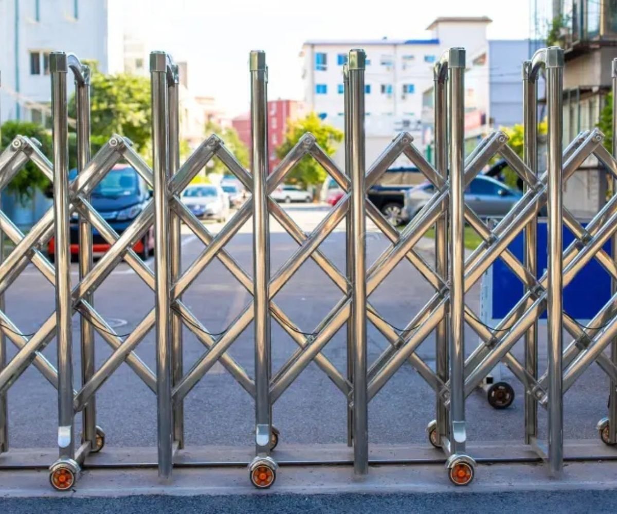 Retractable Sliding Gates Thumbnail View