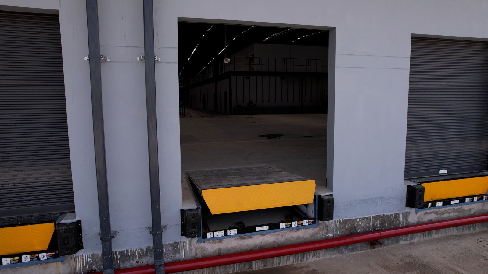 How to Choose the Right Dock Leveler Manufacturer in India