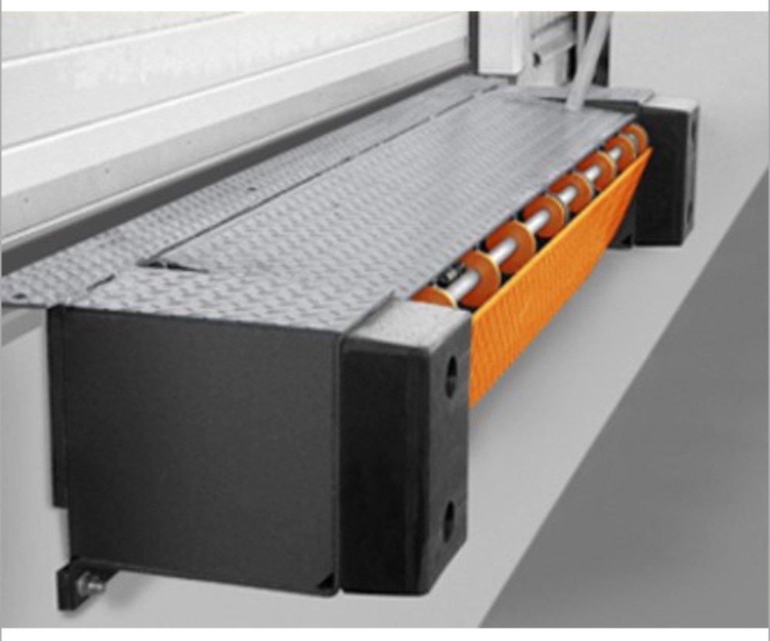 Edge-of-Dock Leveller